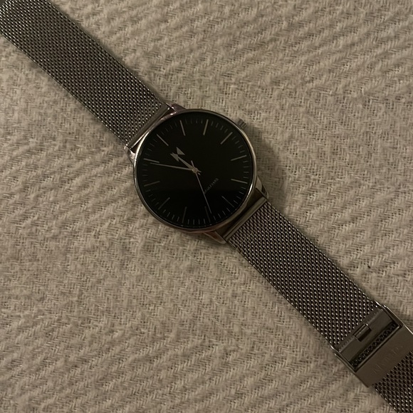 MVMT WATCH only worn a handful of times - Picture 2 of 4